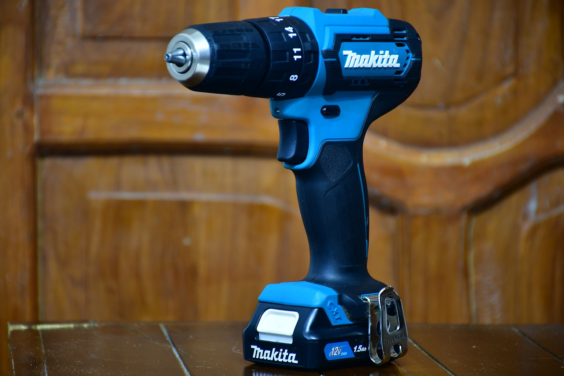 Electric power drill for construction